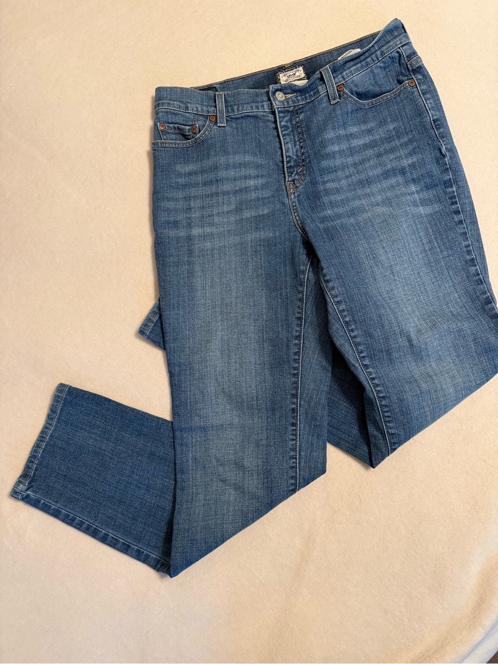 Levi's Women’s Medium Blue Straight Leg 512 Jeans